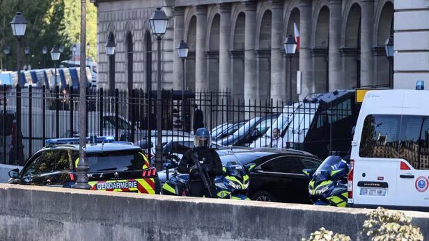 Pháp bắt đầu phiên tòa xét xử vụ khủng bố đẫm máu Paris 2015 - Ảnh 1.