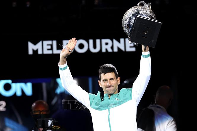Novak Djokovic kháng nghị thành công chống lại lệnh trục xuất của Australia - Ảnh 1.