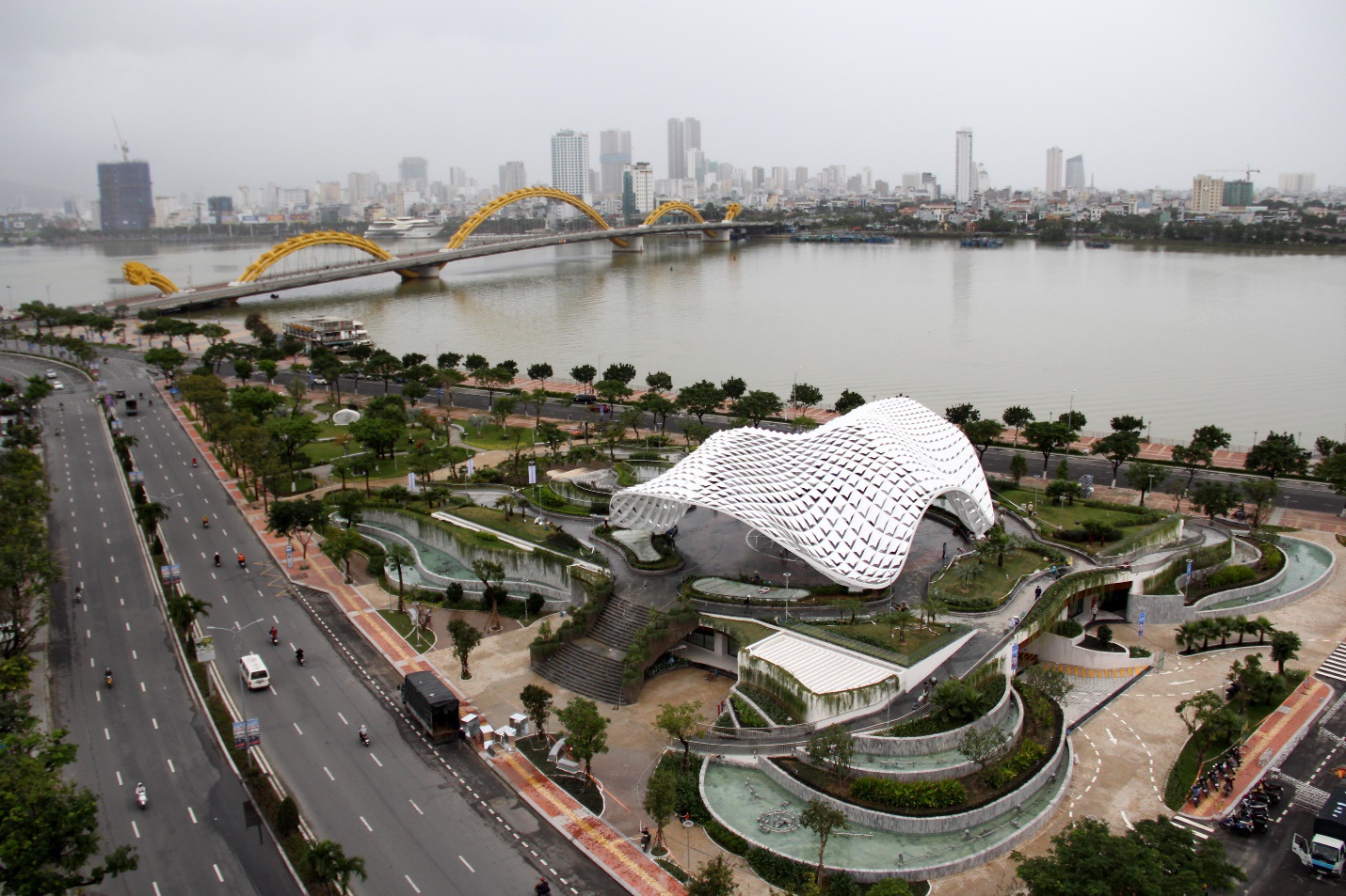 Công viên 700 tỷ bên bờ sông Hàn ở Đà Nẵng thành hình, sẵn sàng ...
