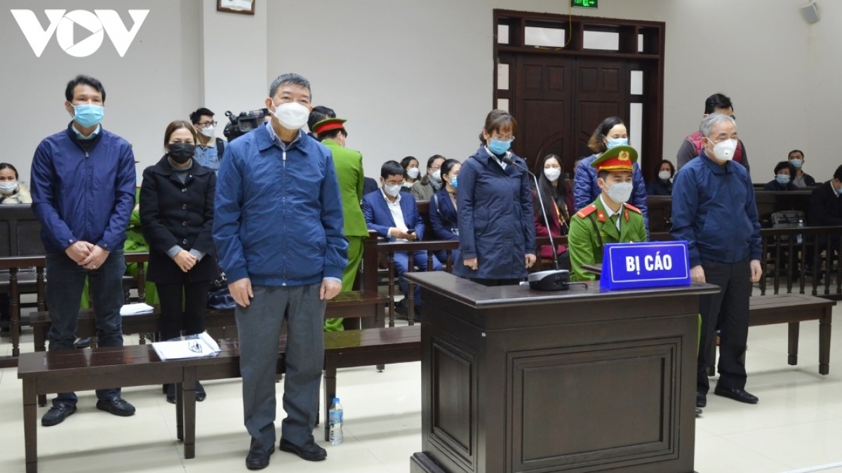 Cựu Giám đốc Bệnh viện Bạch Mai Nguyễn Quốc Anh bị đề nghị 5-6 năm tù - Ảnh 1.