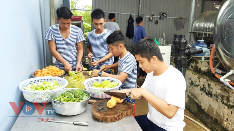 Vùng biển đảo Tây Nam, vui Xuân không quên nhiệm vụ. - Ảnh 8.