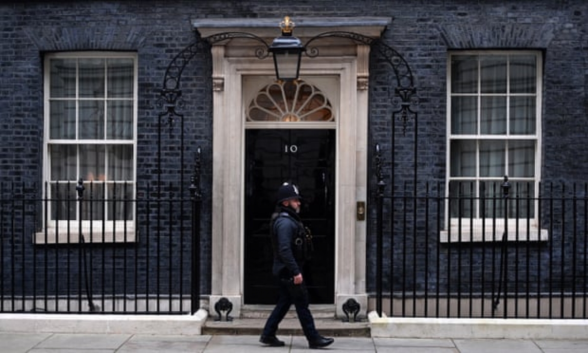 Cảnh sát Anh điều tra bê bối tiệc tùng của Thủ tướng Boris Johnson - Ảnh 1.