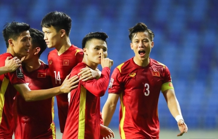 Thương hiệu đội tuyển Việt Nam đắt giá chưa từng có, VFF bội thu tài trợ - 1
