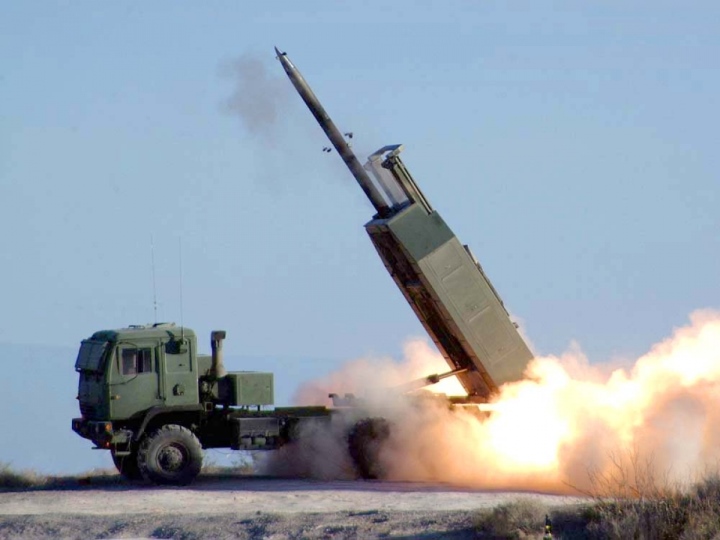 Tổng thống Biden: Mỹ không cung cấp đạn tên lửa HIMARS tầm xa cho Ukraine - 1