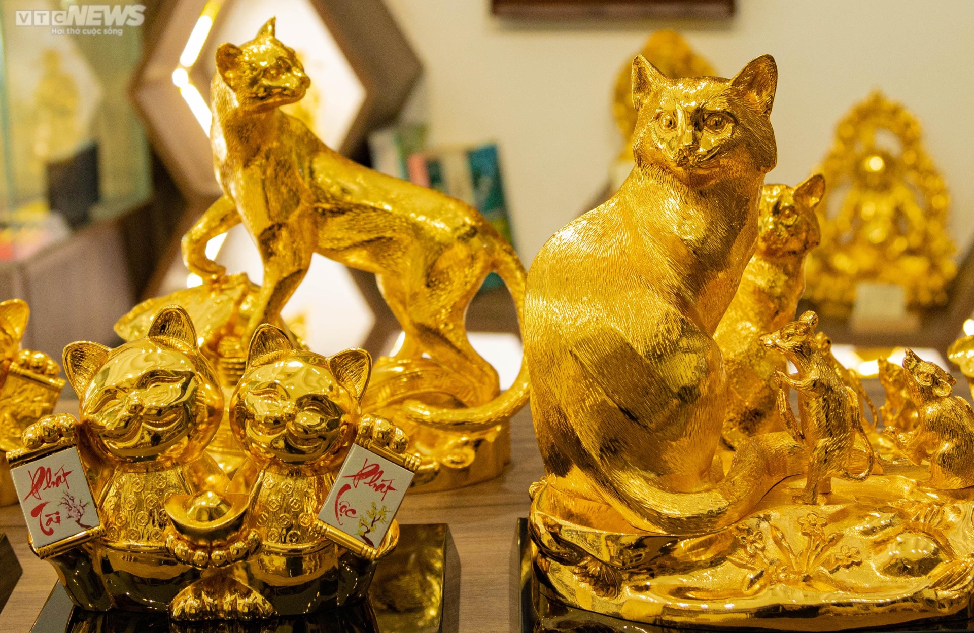 Mèo dát vàng 24k hút khách trước Tết Quý Mão 2023 - Ảnh 7.