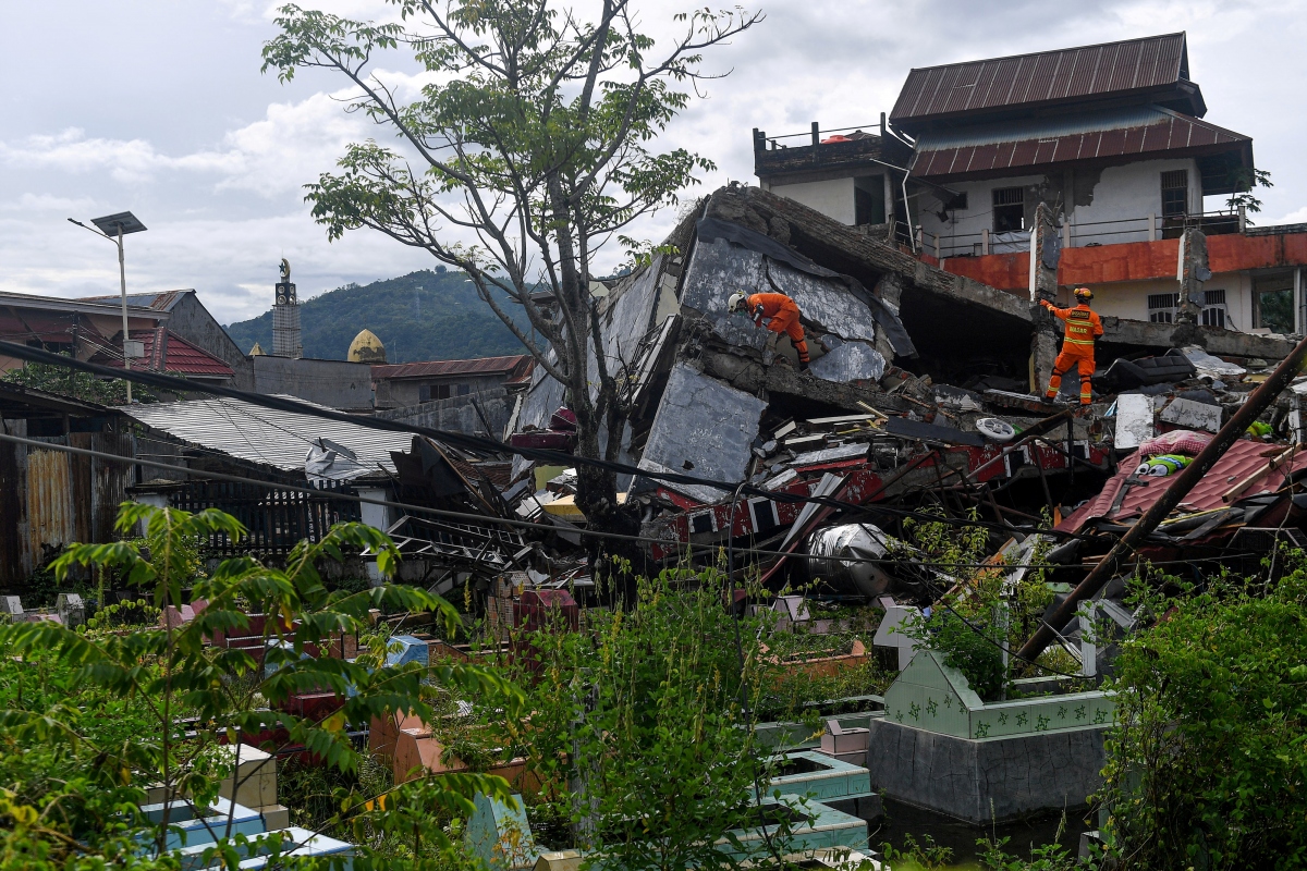 Chưa có báo cáo người Việt thương vong trong trận động đất ở Indonesia - Ảnh 1.