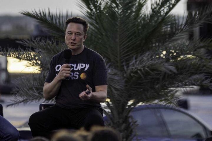 Hàng trăm nhân viên Twitter rời đi vì lịch làm việc khắc nghiệt của Elon Musk - Ảnh 2.