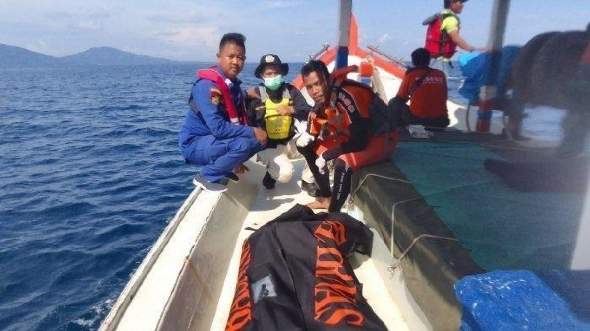 Rơi trực thăng tại Indonesia, phi hành đoàn thiệt mạng và mất tích - Ảnh 1.