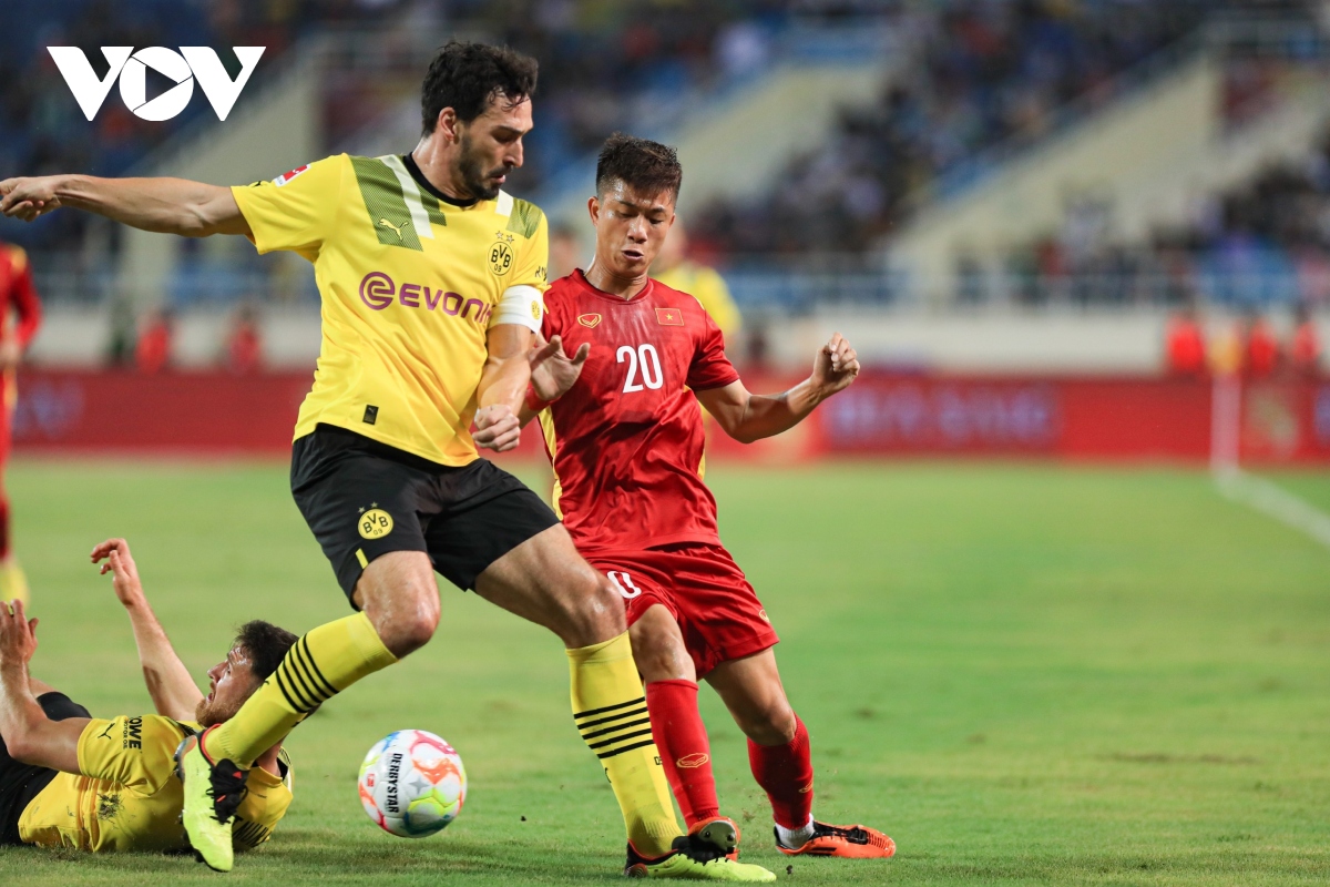 Toàn cảnh chiến thắng ấn tượng của ĐT Việt Nam trước Dortmund - Ảnh 11.