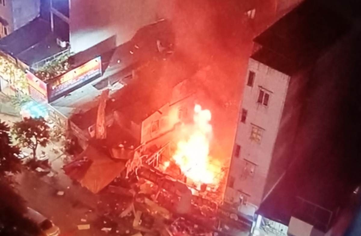 Nguyên nhân ban đầu vụ cháy nổ ở phố Hoàng Công Chất, Hà Nội - Ảnh 1.