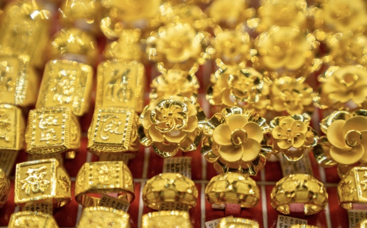 Giá vàng hôm nay 29/12: Vàng thế giới và trong nước tăng giảm trái chiều - Ảnh 1.
