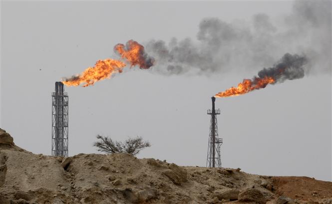 Trung Quốc nới lỏng phòng dịch, OPEC+ giữ nguyên sản lượng, tại sao giá dầu vẫn giảm? - Ảnh 2.