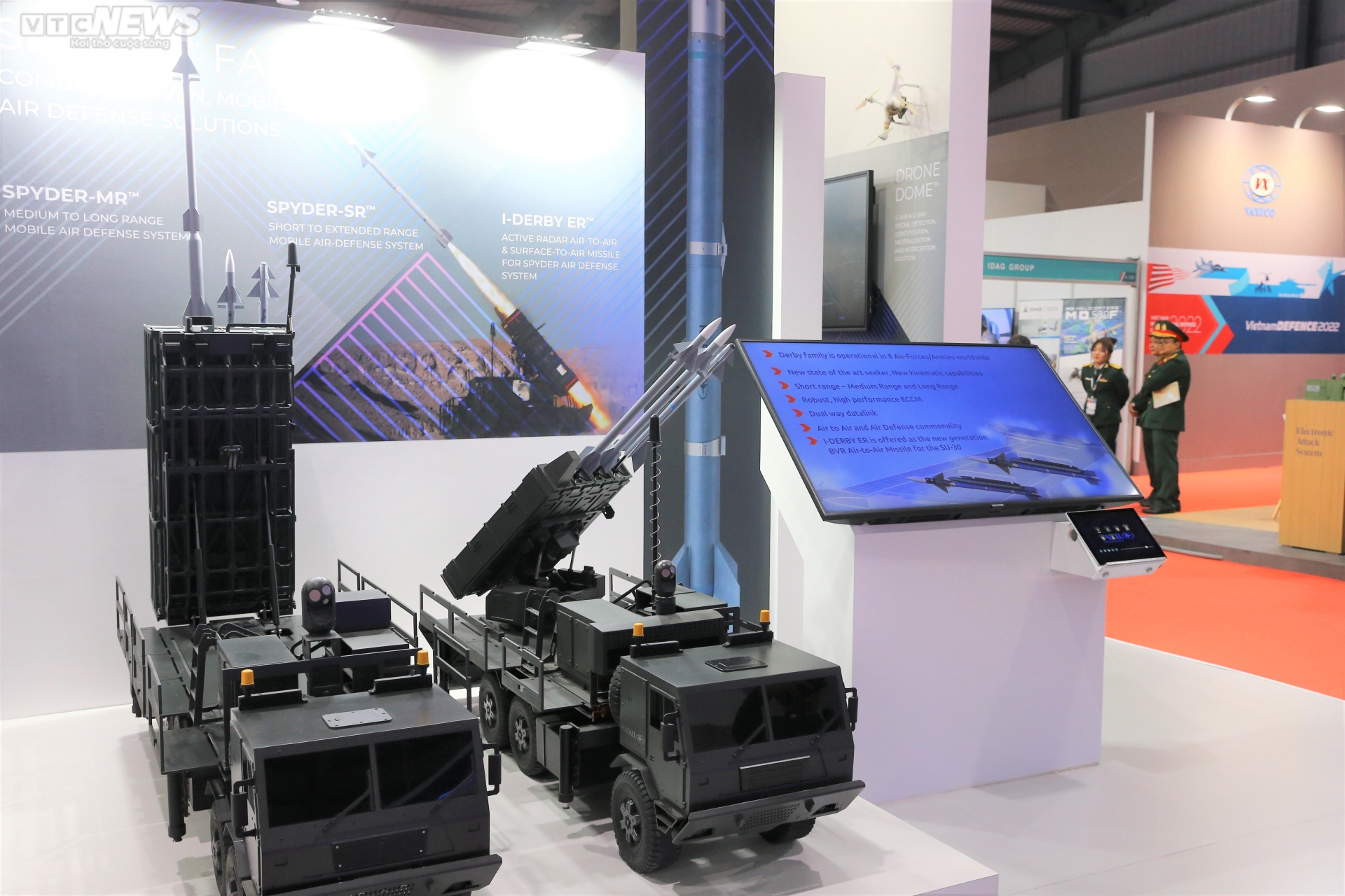 Các vũ khí hiện đại được giới thiệu tại triển lãm quốc phòng Việt Nam 2022 - Ảnh 20.