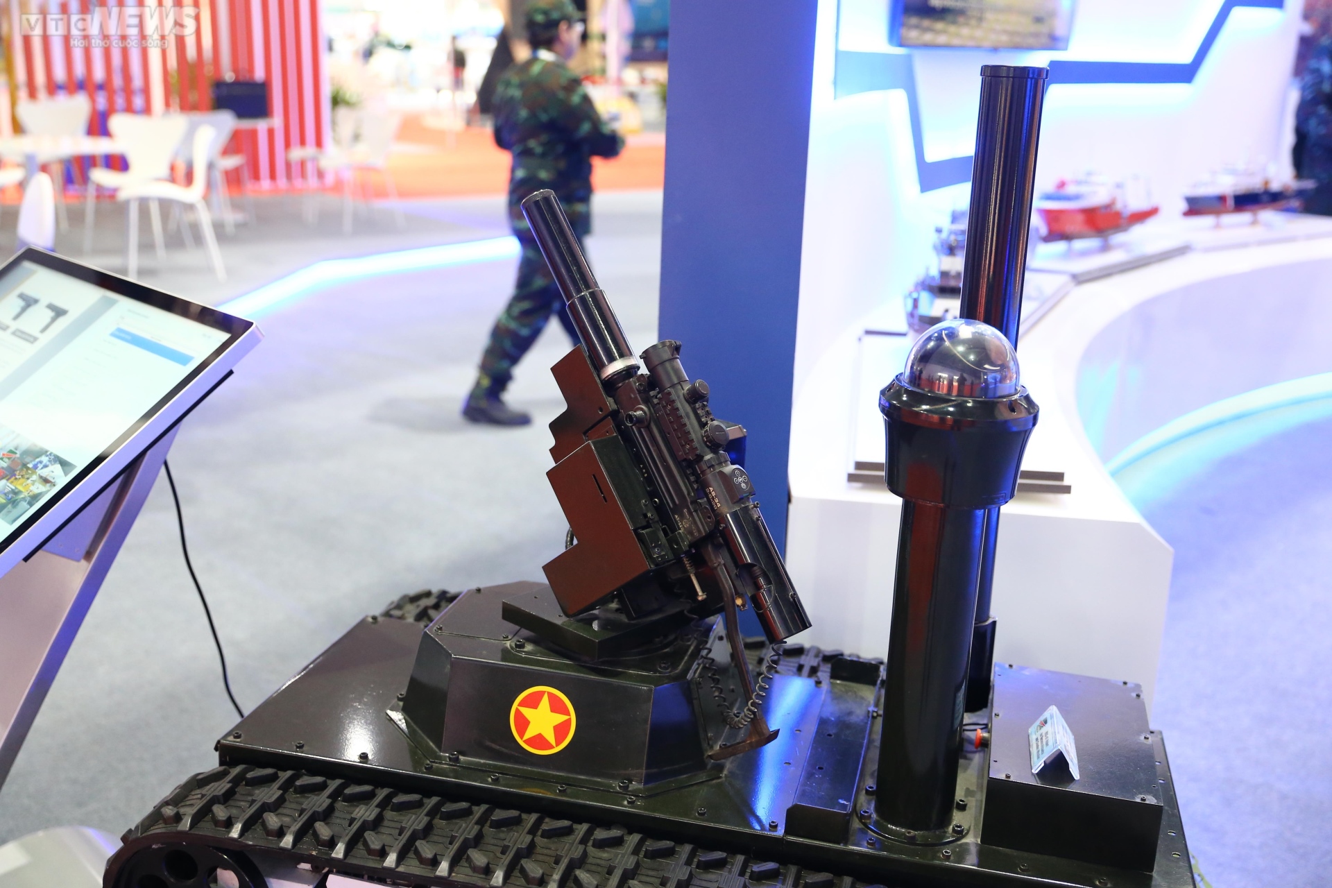Các vũ khí hiện đại được giới thiệu tại triển lãm quốc phòng Việt Nam 2022 - Ảnh 2.