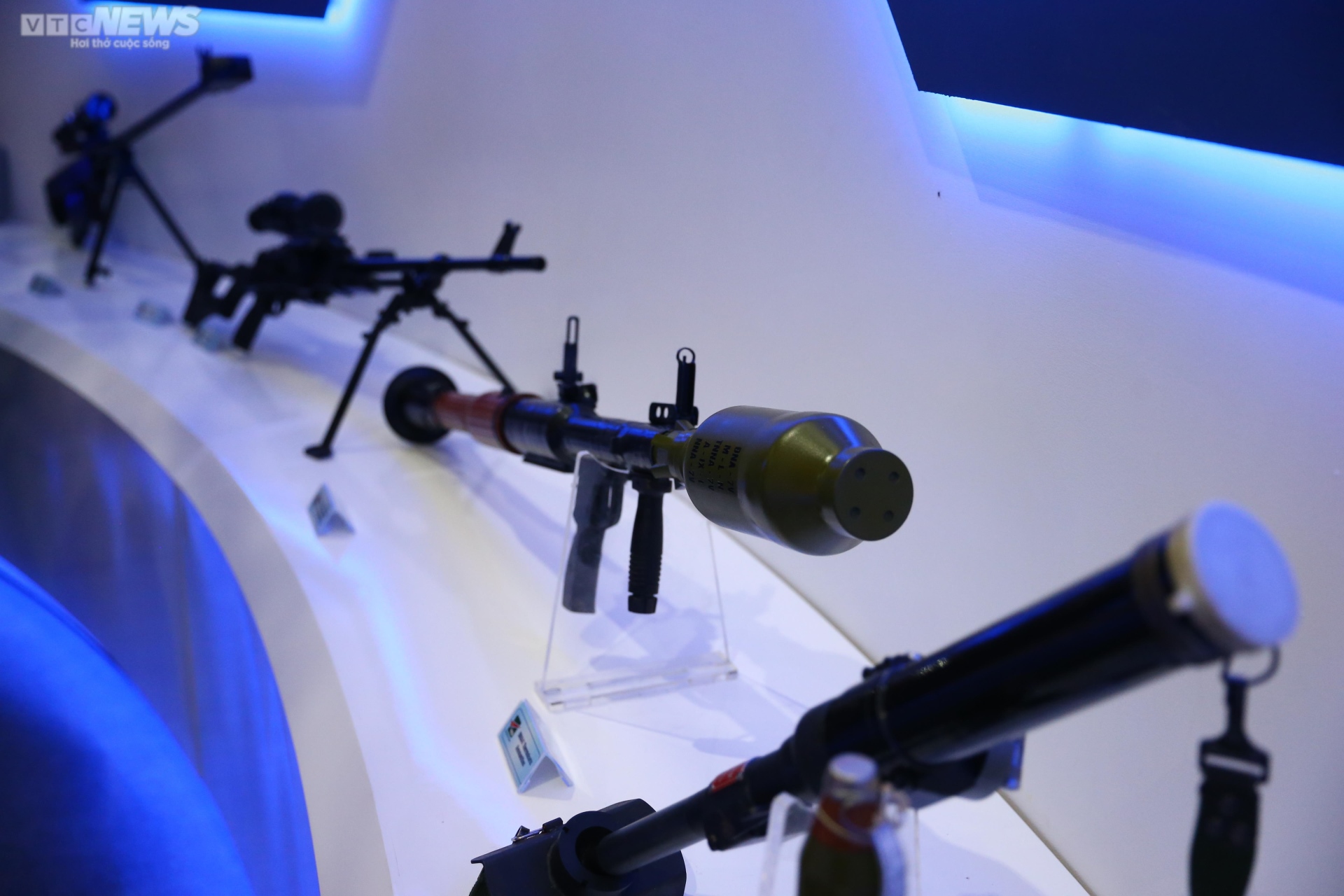 Các vũ khí hiện đại được giới thiệu tại triển lãm quốc phòng Việt Nam 2022 - Ảnh 3.