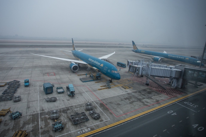 Máy bay đã có thể hạ cánh xuống sân bay Nội Bài - Ảnh 1.