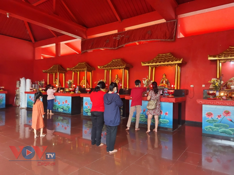 'Tượng Phật nằm' lớn nhất đảo Java - điểm du lịch tâm linh ở Indonesia - Ảnh 11.