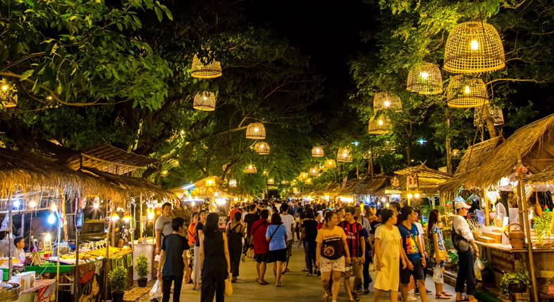 Những khu chợ nổi tiếng ở Ayutthaya - Ảnh 2.