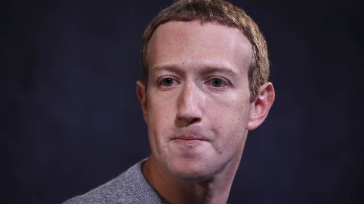 Mất gần 30 tỷ USD trong 1 ngày, ông chủ Facebook rời top 10 người giàu nhất - Ảnh 1.