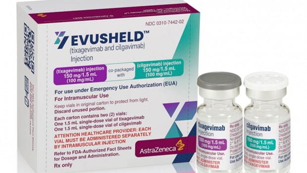 Đưa 'siêu vaccine' dự phòng COVID-19 lần đầu tiên được cấp phép trên thế giới về Việt Nam  - Ảnh 1.