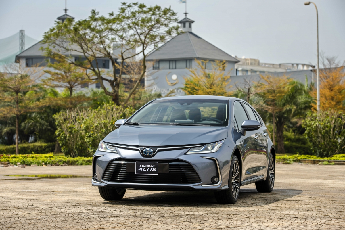 Toyota Corolla Altis 2022 chính thức ra mắt, thêm phiên bản Hybrid - Ảnh 1.