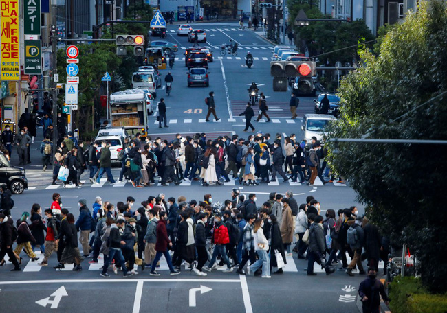 Nhật Bản bắt đầu nâng số người nhập cảnh tối đa hàng ngày - Ảnh 1.