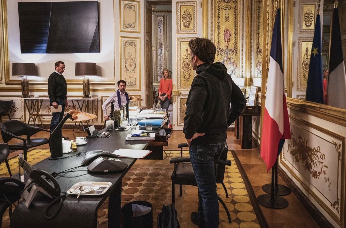 Không cần vận động, ông Macron dẫn đầu cuộc đua bầu cử Tổng thống Pháp - Ảnh 2.