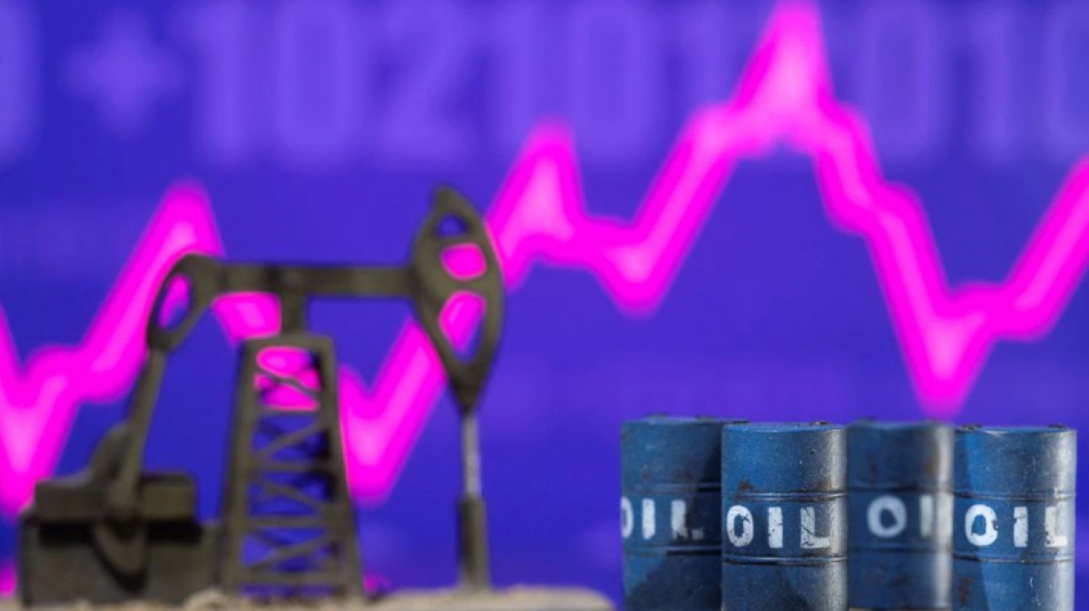 Giá dầu thô tăng vọt lên mức 107 USD/thùng - Ảnh 1.