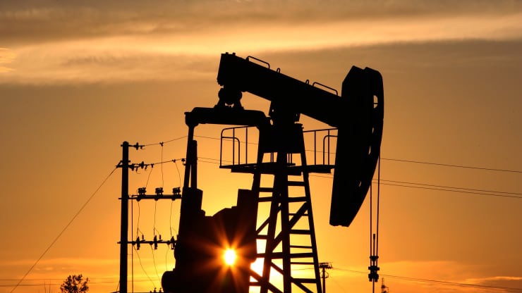 Giá dầu leo cao khi tình hình Ukraine chưa hạ nhiệt, Trung Đông căng thẳng - Ảnh 1.