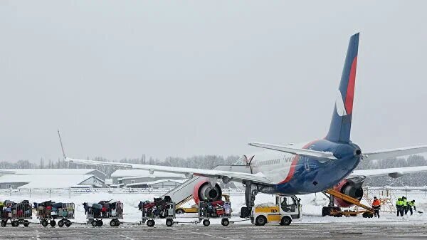 Nga khuyến cáo tạm dừng tất cả các chuyến bay ra nước ngoài - Ảnh 1.