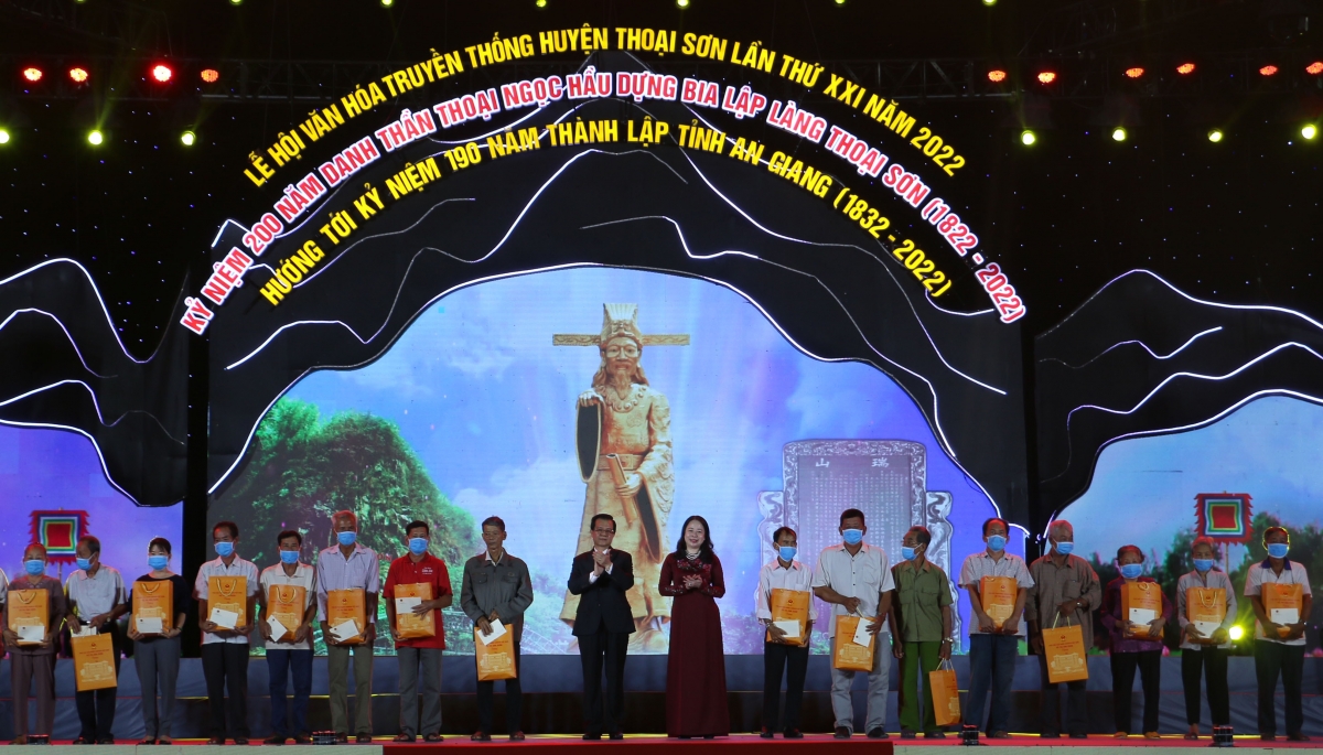 Phó Chủ tịch nước Võ Thị Ánh Xuân dự khai mạc Lễ hội Văn hóa truyền thống Thoại Sơn, tỉnh An Giang - Ảnh 3.