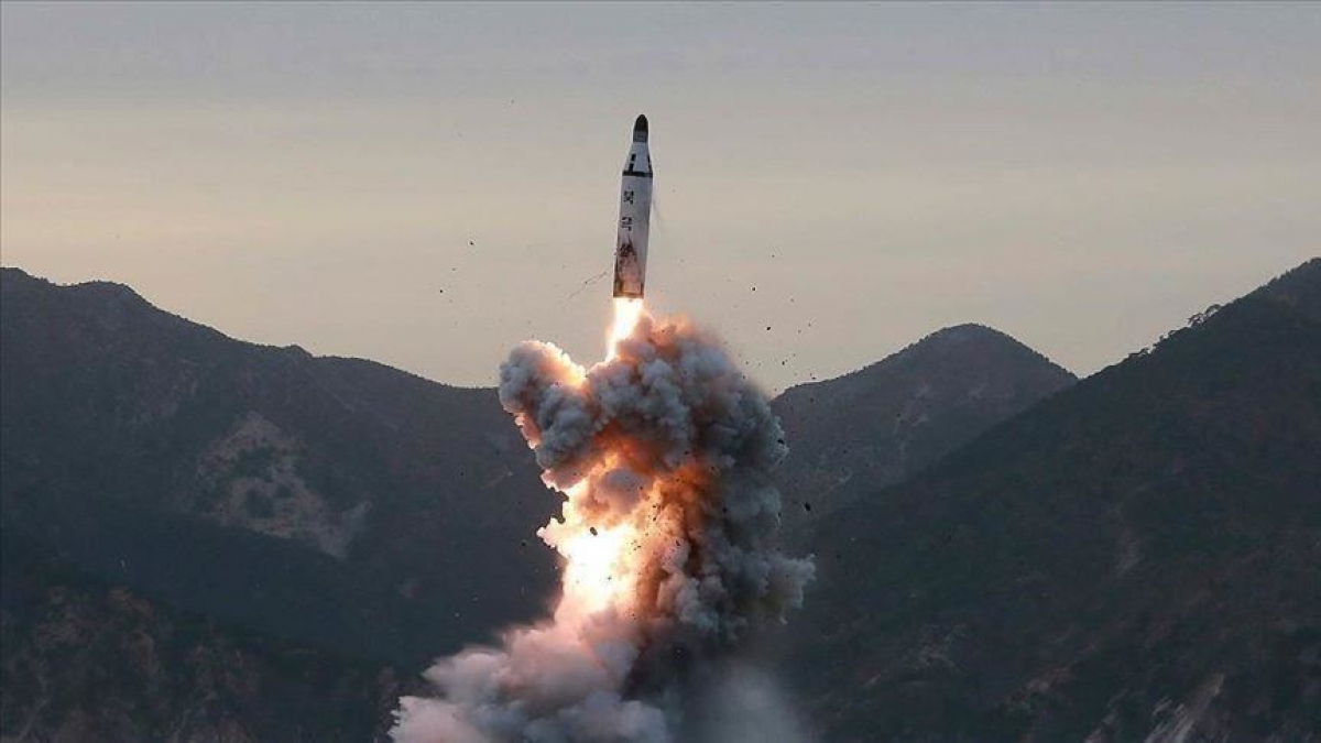 Các vụ thử tên lửa của Triều Tiên nhằm đánh bại hệ thống phòng thủ của Mỹ - Ảnh 1.