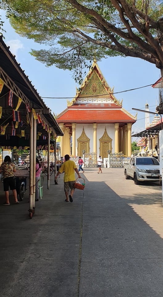 Thái Lan bắt đầu lễ Songkran 'khô' 2022 trong vắng lặng - Ảnh 4.