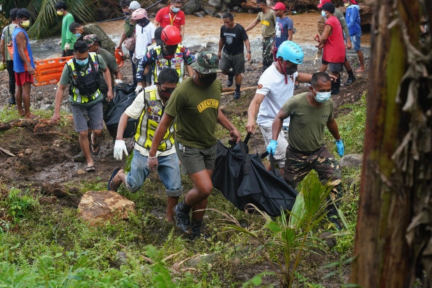 Philippines chuyển từ hoạt động cứu hộ sang tìm kiếm thi thể sau bão Megi  - Ảnh 2.