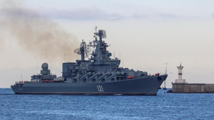 Tuần dương tên lửa Moskva của Nga bị chìm - Ảnh 1.