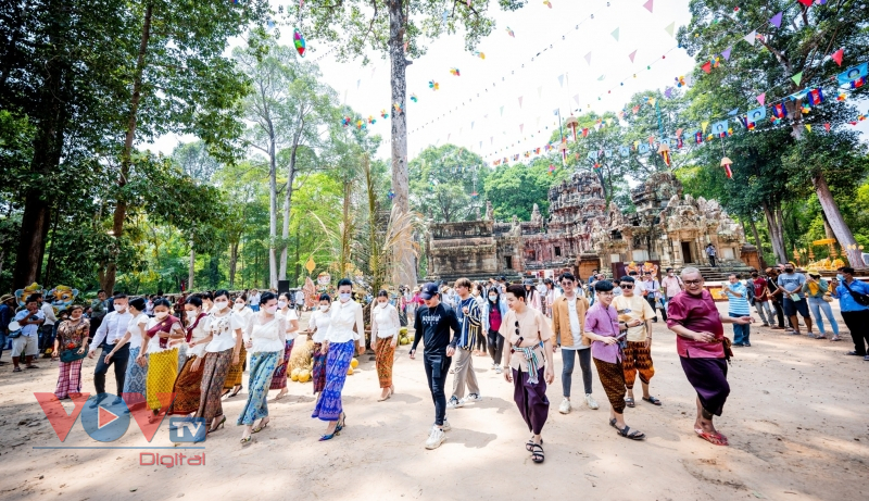 Campuchia tưng bừng đón tết cổ truyền Chol Chhnam Thmey - Ảnh 2.