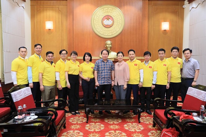 Đoàn công tác Ủy ban Trung ương MTTQ Việt Nam kết thúc tốt đẹp chuyến công tác tại huyện đảo Trường Sa - Ảnh 1.