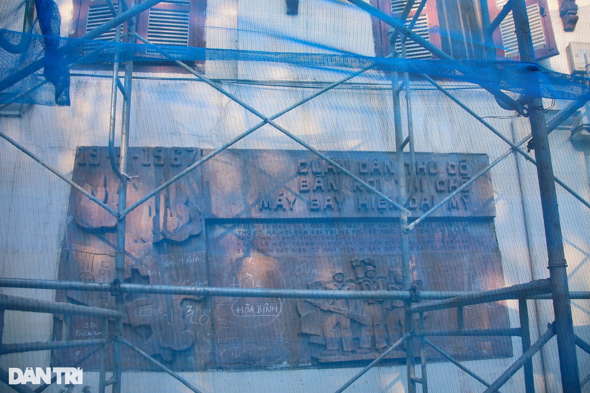 Hình ảnh phá dỡ tòa nhà Pháp cổ 4 mặt tiền cạnh quảng trường Ba Đình - Ảnh 6.