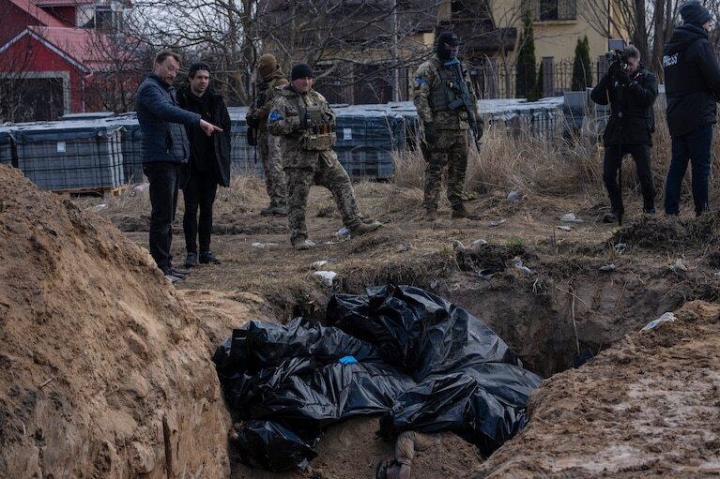 Sự thật nào đằng sau 'vụ thảm sát Bucha' tại Ukraine? - Ảnh 1.