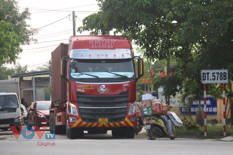 Tai nạn rình rập vì xe tải né trạm thu phí trên Quốc lộ 1A đoạn qua Quảng Trị - Ảnh 4.