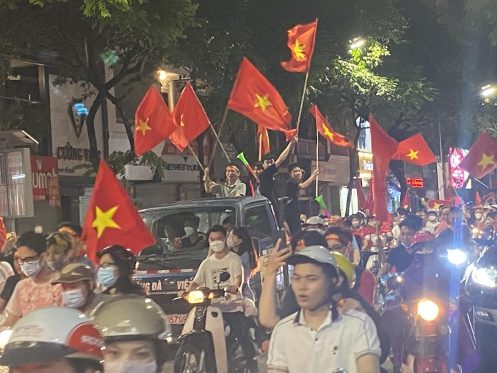 Hàng triệu người hâm mộ ăn mừng U23 Việt Nam vô địch SEA Games 31 - Ảnh 19.