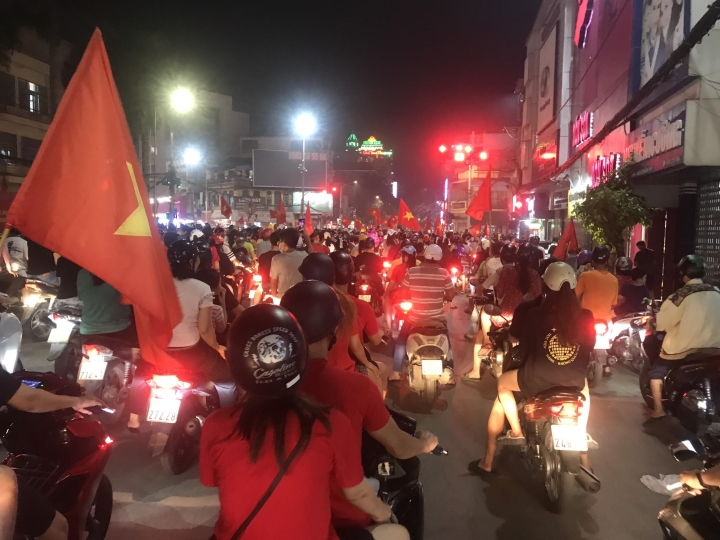 Hàng triệu người hâm mộ ăn mừng U23 Việt Nam vô địch SEA Games 31 - Ảnh 26.