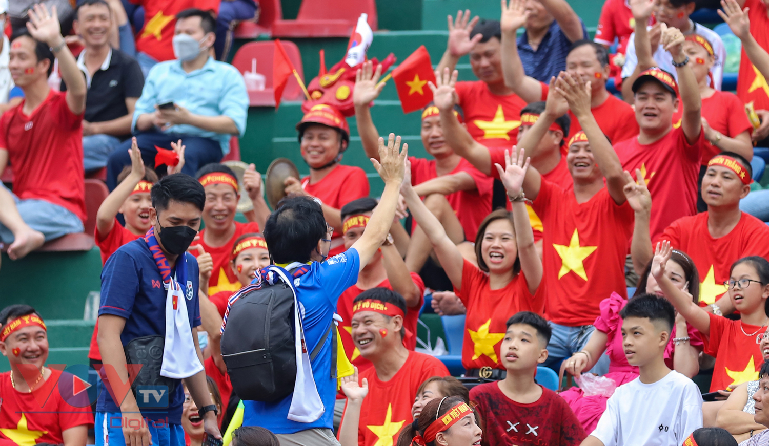 SEA Games 31: Những khoảnh khắc 'bùng nổ' trên sân đấu ở Quảng Ninh - Ảnh 3.