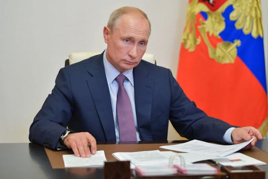 Ông Putin ký lệnh cấp nhanh quốc tịch Nga cho người Ukraine - Ảnh 1.