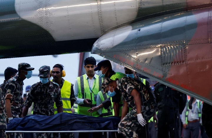 Vụ rơi máy bay ở Nepal: Tìm thấy toàn bộ thi thể 22 nạn nhân - Ảnh 1.