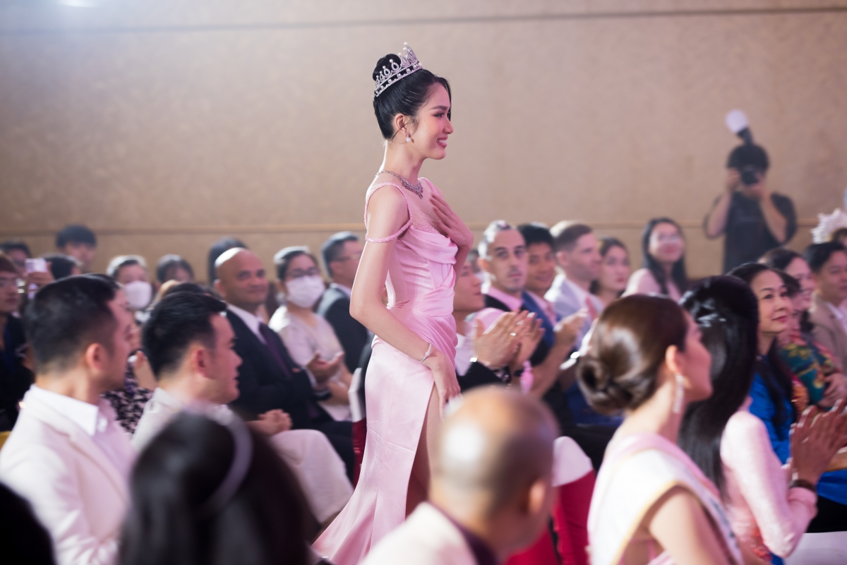 Á hậu Phương Anh chính thức trở thành đại diện Việt Nam thi Hoa hậu Quốc tế 2022 - Ảnh 1.