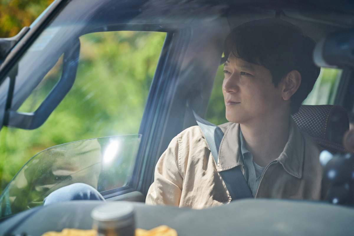 Phim của Ảnh đế Song Kang Ho và Kang Dong Won khởi chiếu sớm tại Việt Nam - Ảnh 3.