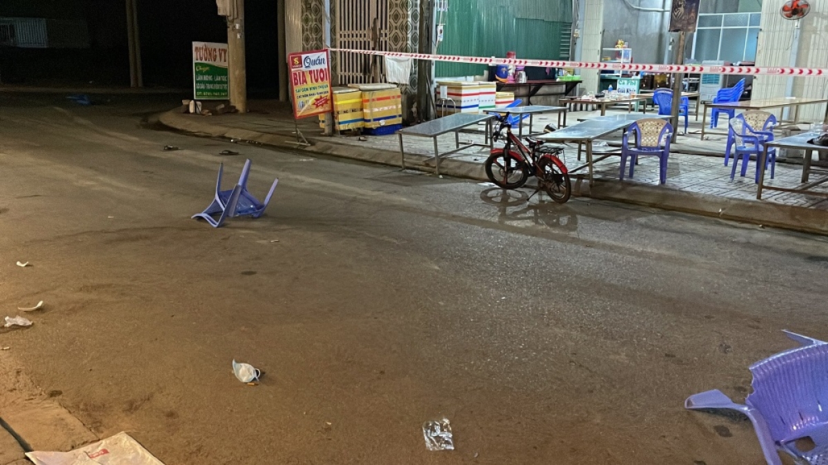 Bình Thuận: Ẩu đả trong quán nhậu, 1 người bị đâm chết - Ảnh 1.