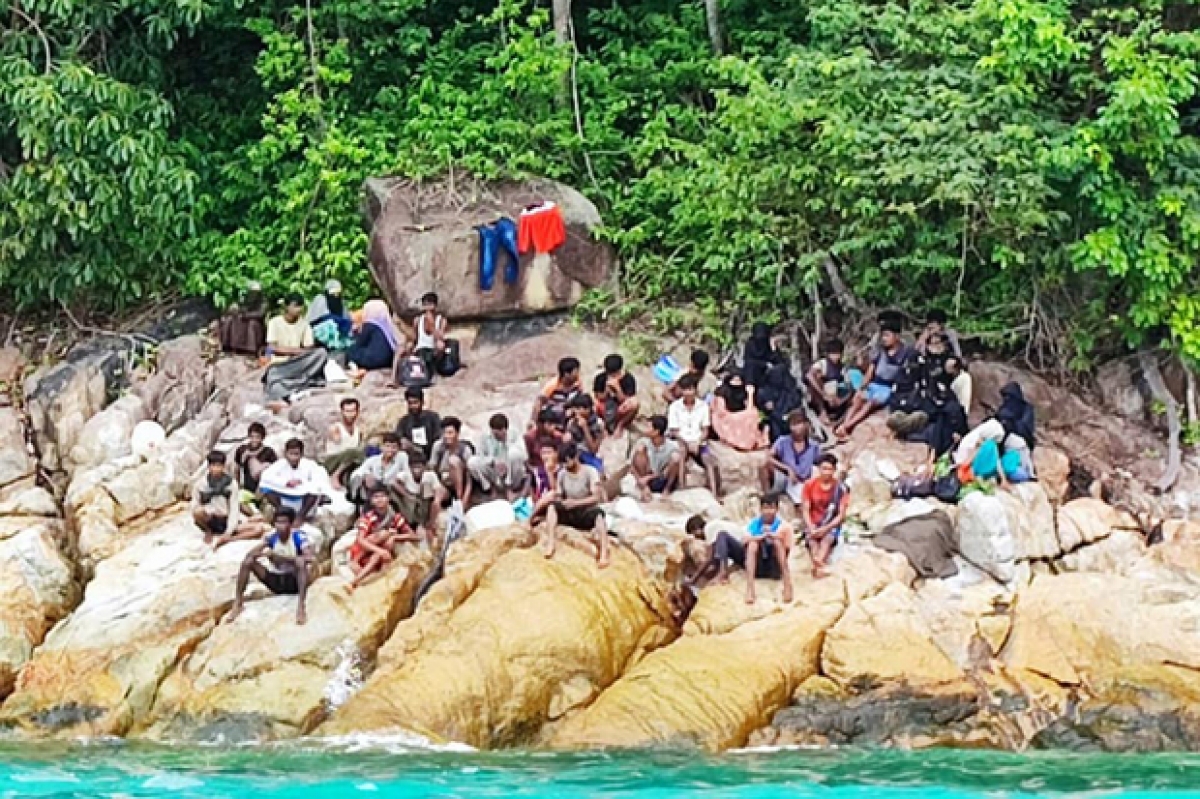 59 người Rohingya bị bỏ rơi trên đảo ngoài khơi tỉnh Satun, Thái Lan - Ảnh 1.