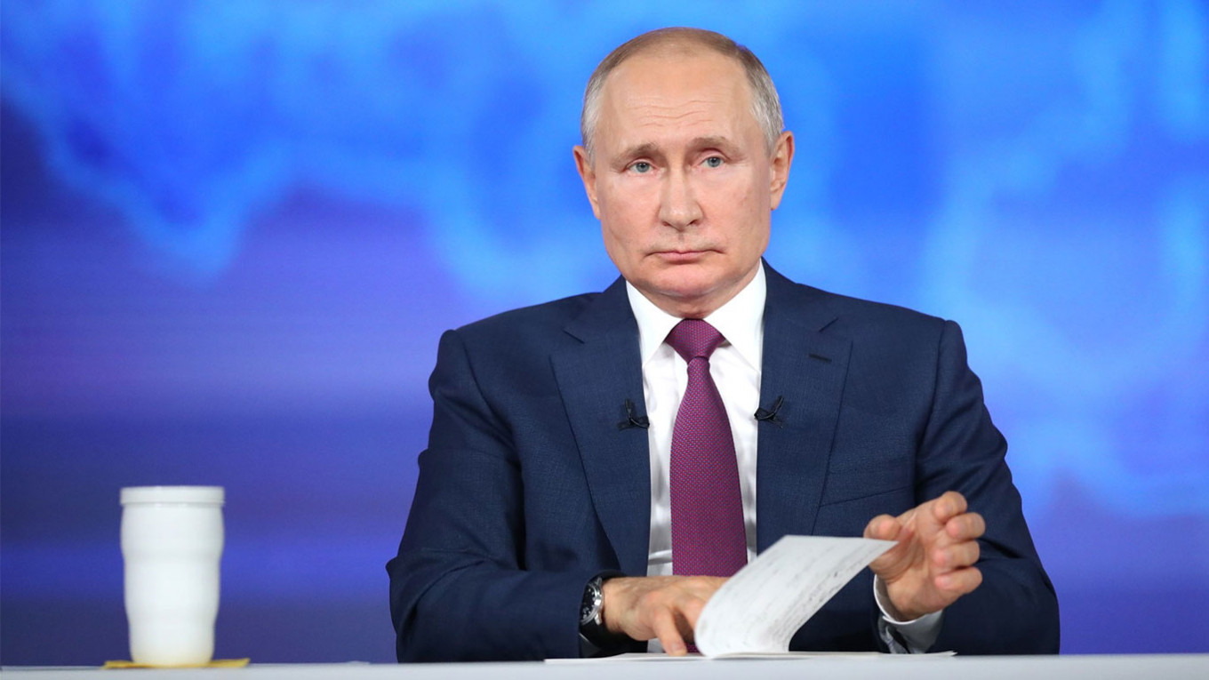 Lần đầu tiên trong 18 năm, Tổng thống Putin hoãn đối thoại thường niên với người dân - Ảnh 1.